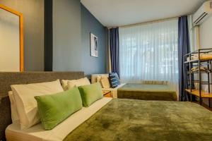 3-Bedroom Apartment with Balcony