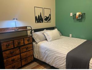 Budget Double Room room in Pintler's Portal Hostel