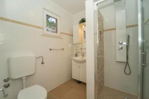 Beachfront Holiday Home - Happy Rentals