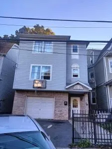 Fada Guest House - 38 Yates Ave Newark - Millburn