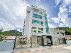 Lindo apto á 150 metros da praia de Palmas - 0125