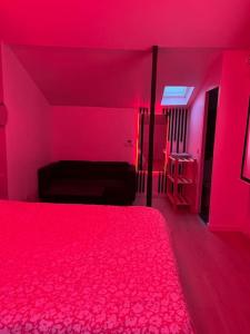 Appartements Love room jacuzzi proche centre ville : photos des chambres