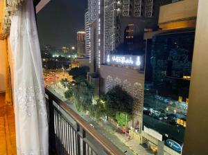 شقة على شارع التحرير اطلالة جزئية على النيل