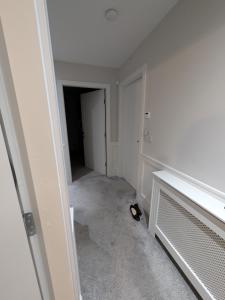 Pvt room with direct train to city center 25 mins