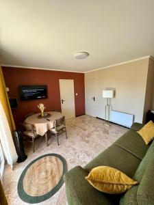 T2 coloré proche mer terrasse parking