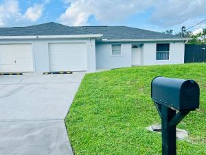 Spacious Home at Lehigh Acres