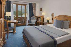 Queen Room with Balcony and Lake View room in Arabella Alpenhotel am Spitzingsee