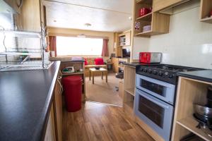 8 Berth Caravan At Eastgate Holiday Park In Skegness Ref 58012D