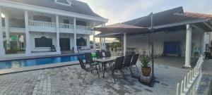 Villa Alhambra TTDI Damansara Homestay for big group of 30 pax and event 150 pax with private pool and parking - Villen, Kuala Lumpur