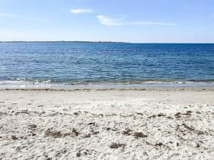 1BR Tropical Penthouse for 4 guests, near beach