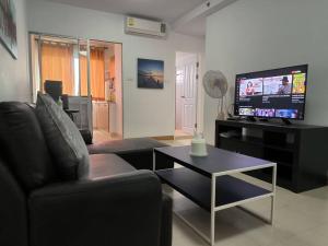 คอนโดน่าอยู่พร้อมสิ่งอำนวยความสะดวกสระน้ำช้อปปิ้ง - 3hvězdičkové hotely ve městě Sathani Khlong Rian