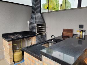 Casa com piscina e espaço gourmet 300m do mar