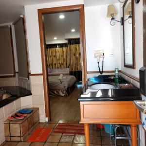 Deluxe Lower Water Chalet Private Unit