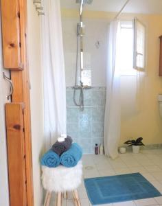 Maisons de vacances Chalet Meleze - Les Chalets de Barruerot - Spa jacuzzi privatif - Piscine en ete : photos des chambres