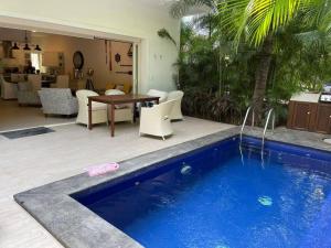 Casa de lujo con alberca y playa privada