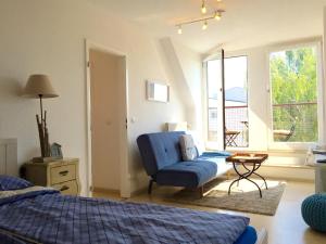 Central Studio with mini balcony