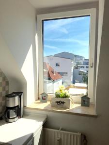 Central Studio with mini balcony