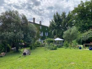B&B / Chambres d'hotes Au jardin Y : photos des chambres