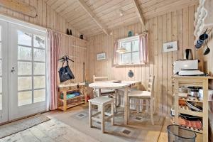 Charmerende skovhytte