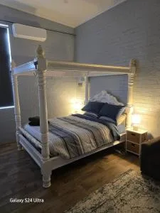 Ned's Servo - Wedderburn