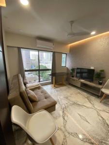 Downtown 1BHK Appt, Mahalaxmi, 601