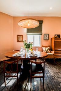 Elegant Central London Flat with Stylish Decor