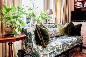 Elegant Central London Flat with Stylish Decor