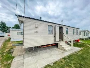 Cosy Caravan With Free Wifi At Felixstowe Beach Holiday Park Ref 55008Sw - Felixstowe