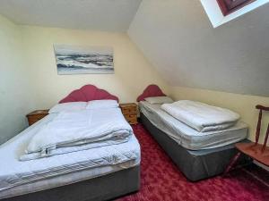Seaside Holiday Cottage By The Beach In Beautiful Hemsby, Norfolk Ref 99006J