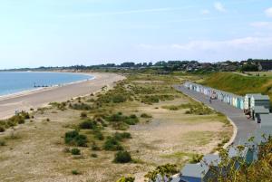 Lovely Caravan With Spacious Decking At North Denes In Suffolk, Ref 40134Nd