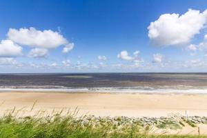 Luxury Caravan Boasting Sea Views Of Scratby Beach In Norfolk Ref 50009Oc