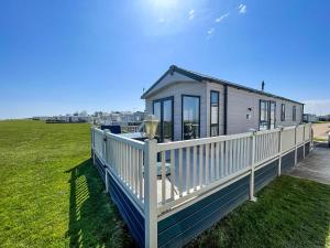 Beautiful Caravan Full Sea Views At Broadland Sands In Suffolk Ref 20095Bs