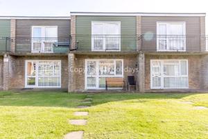 Great 3 Bed Chalet To Hire In Hemsby, Ideal For A Seaside Break! Ref 18201B