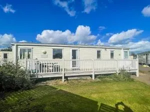 Stunning 6 Berth Caravan For Hire In Norfolk, Close To The Beach! Ref 19129S - Scratby