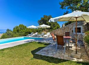 Wonderful Brsec Apartments with Sea View and Shared Pool