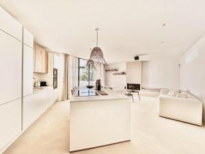 La Villa Pura Vida San Diego - Luxury Villa with Wonderful Sea View - Direct walking access to beach! 5 min from Sotogrande