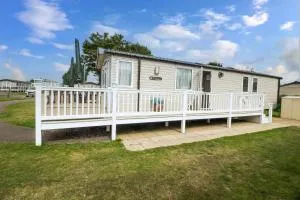 Beautiful 8 Berth Caravan For Hire At Seashore Haven Park In Norfolk Ref 22039C - Caister-on-Sea