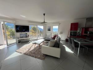 Appartements Appartement standing vue lac : photos des chambres