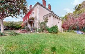 7 Bedroom Lovely Home In Chabris - Pruniers