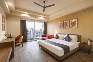 Saltstayz Premier - Golf Course Road & Sector 42