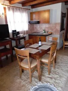 ALEXANDER HOUSES LIVADI ARACHOVAS - Kalívia