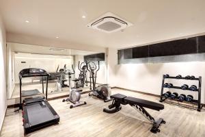 Saltstayz Premier - Golf Course Road & Sector 42