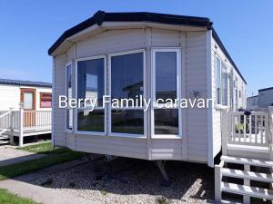 Meadow Lakes Golden Palm Resort