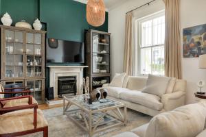 Backup-Powered Victorian House at GreenPoint Park