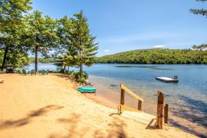 Waterfront 2 bedroom at squam (Suite 11)