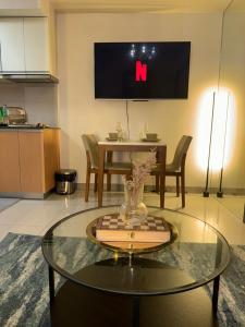 Rustic Elegance New One Bedroom One Uptown Free parking