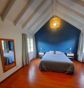 Rentahouse-smandes Casa con arroyo