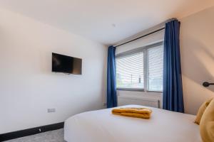 Modern 3BR Home - Private parking - TV in every bedroom