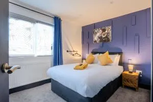 Modern 3BR Home - Private parking - TV in every bedroom - 高尔顿