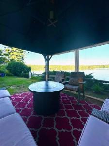 ANNABESSACOOK RETREAT LIMIT 8 home